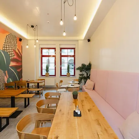 Wombat's Hostel *