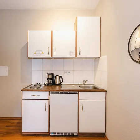 Хостел Wombat's *