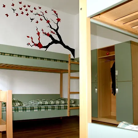 Wombat's Hostel *
